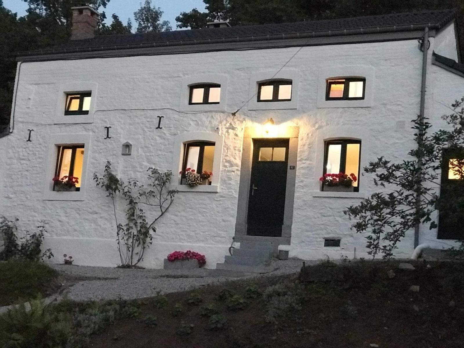 La Petite Maison Blanche Wanze Extérieur photo