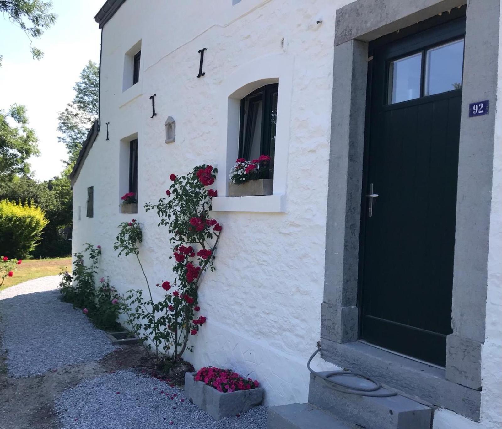 La Petite Maison Blanche Wanze Extérieur photo